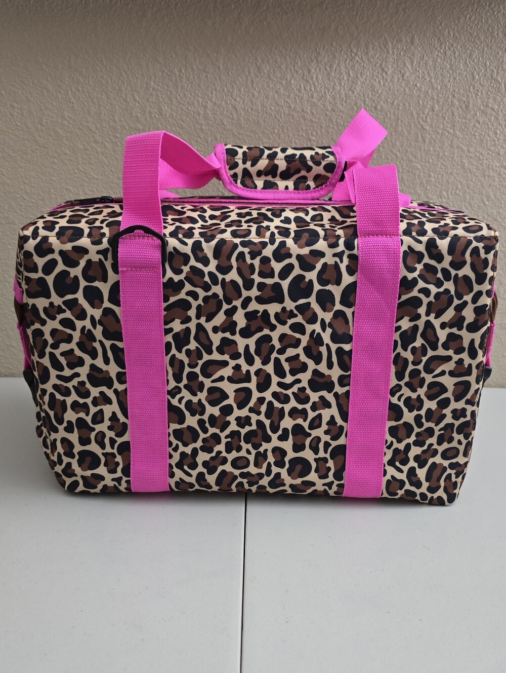 Buc-ee's Insulated Tote - Picture 3 of 10